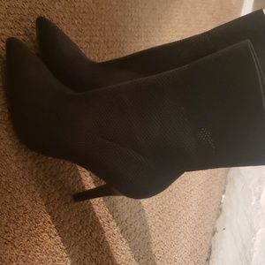 black xaya pointed toe boot